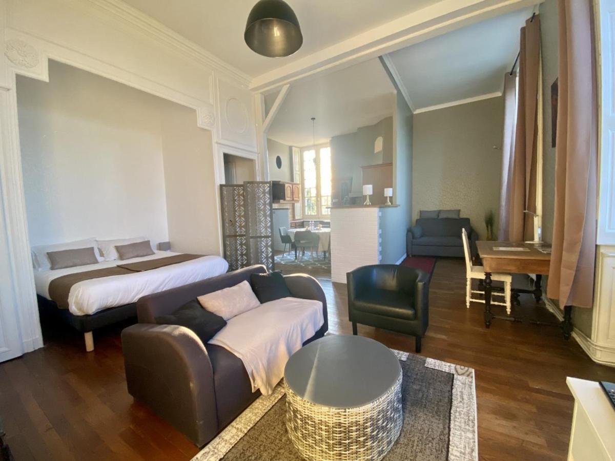 Saint-Philbert-de-Grand-Lieu Hotel Particulier Chateau Des Marais Proximite Et Vue Sur Le Lac De Grand Lieu מראה חיצוני תמונה