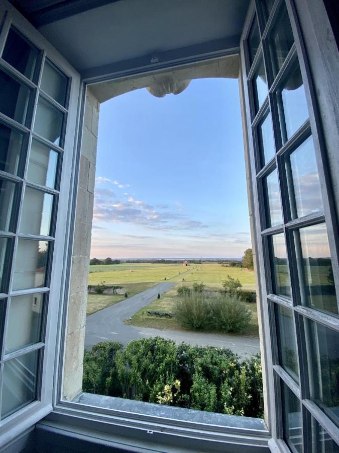 Saint-Philbert-de-Grand-Lieu Hotel Particulier Chateau Des Marais Proximite Et Vue Sur Le Lac De Grand Lieu מראה חיצוני תמונה