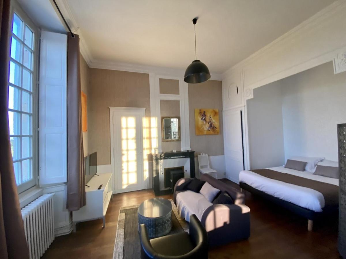 Saint-Philbert-de-Grand-Lieu Hotel Particulier Chateau Des Marais Proximite Et Vue Sur Le Lac De Grand Lieu מראה חיצוני תמונה