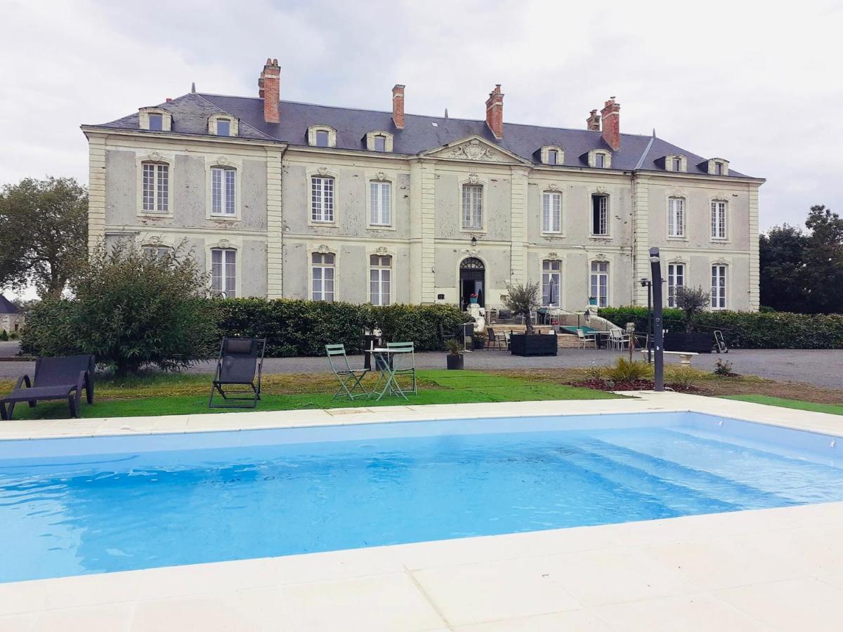 Saint-Philbert-de-Grand-Lieu Hotel Particulier Chateau Des Marais Proximite Et Vue Sur Le Lac De Grand Lieu מראה חיצוני תמונה