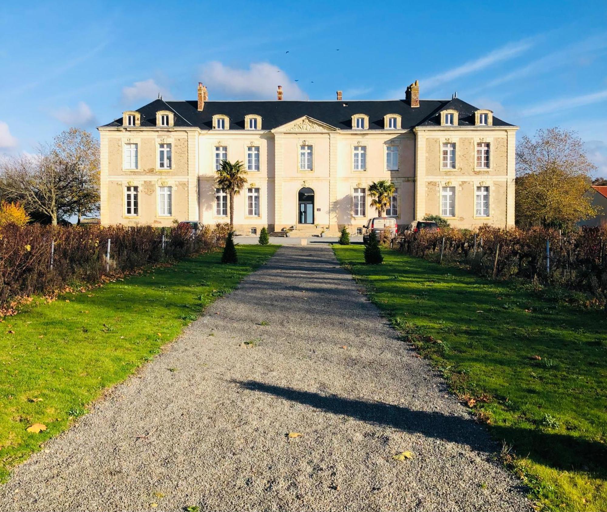 Saint-Philbert-de-Grand-Lieu Hotel Particulier Chateau Des Marais Proximite Et Vue Sur Le Lac De Grand Lieu מראה חיצוני תמונה